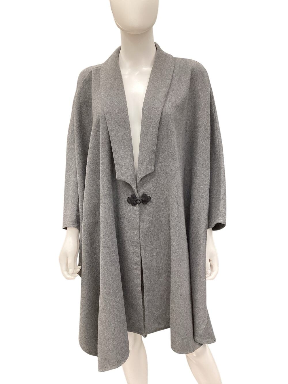 Vintage Betmar NY Cape Women’s One Size Wool Blend Ornate Closure Gray